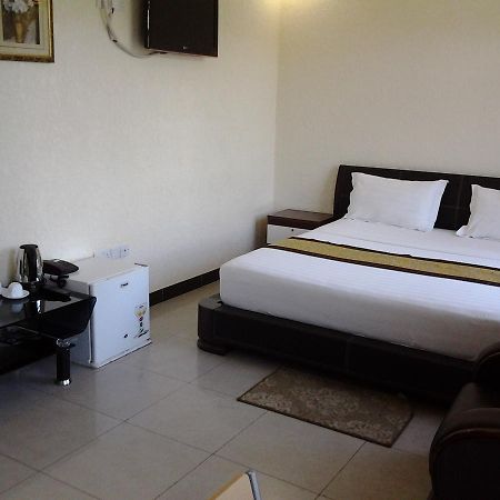 Best Point Hotel Dar es Salaam Ruang foto