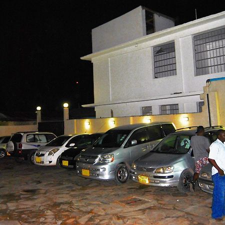 Best Point Hotel Dar es Salaam Bagian luar foto