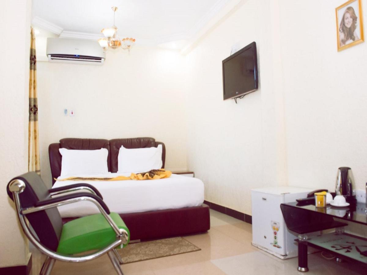 Best Point Hotel Dar es Salaam Bagian luar foto