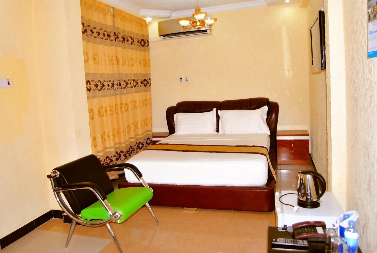 Best Point Hotel Dar es Salaam Bagian luar foto