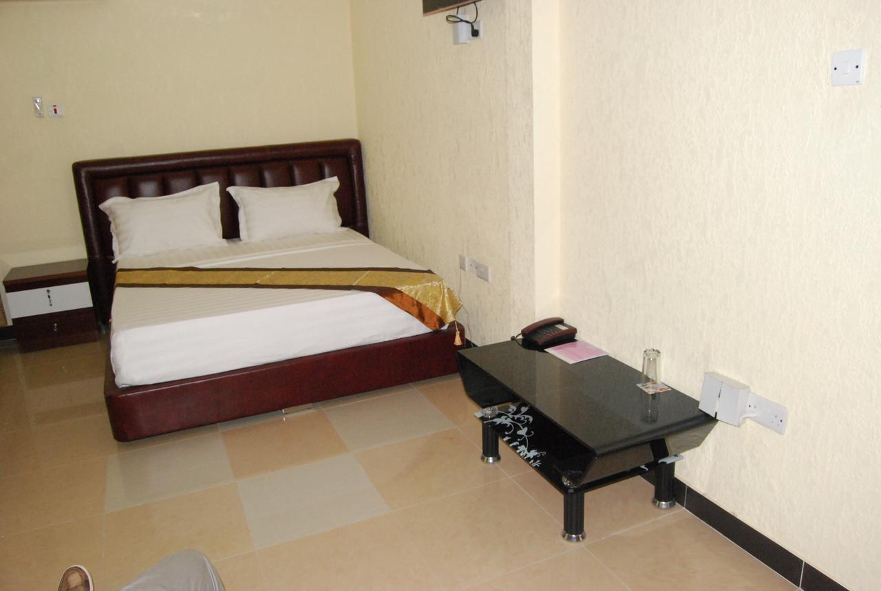 Best Point Hotel Dar es Salaam Bagian luar foto