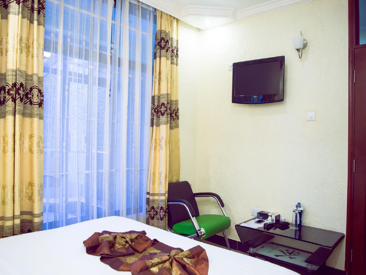 Best Point Hotel Dar es Salaam Bagian luar foto